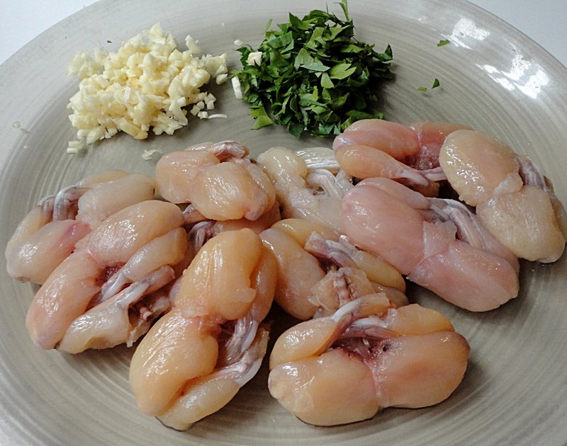 Cuisses_de_Grenouille_ail_et_persil_ingredients_1_t.800